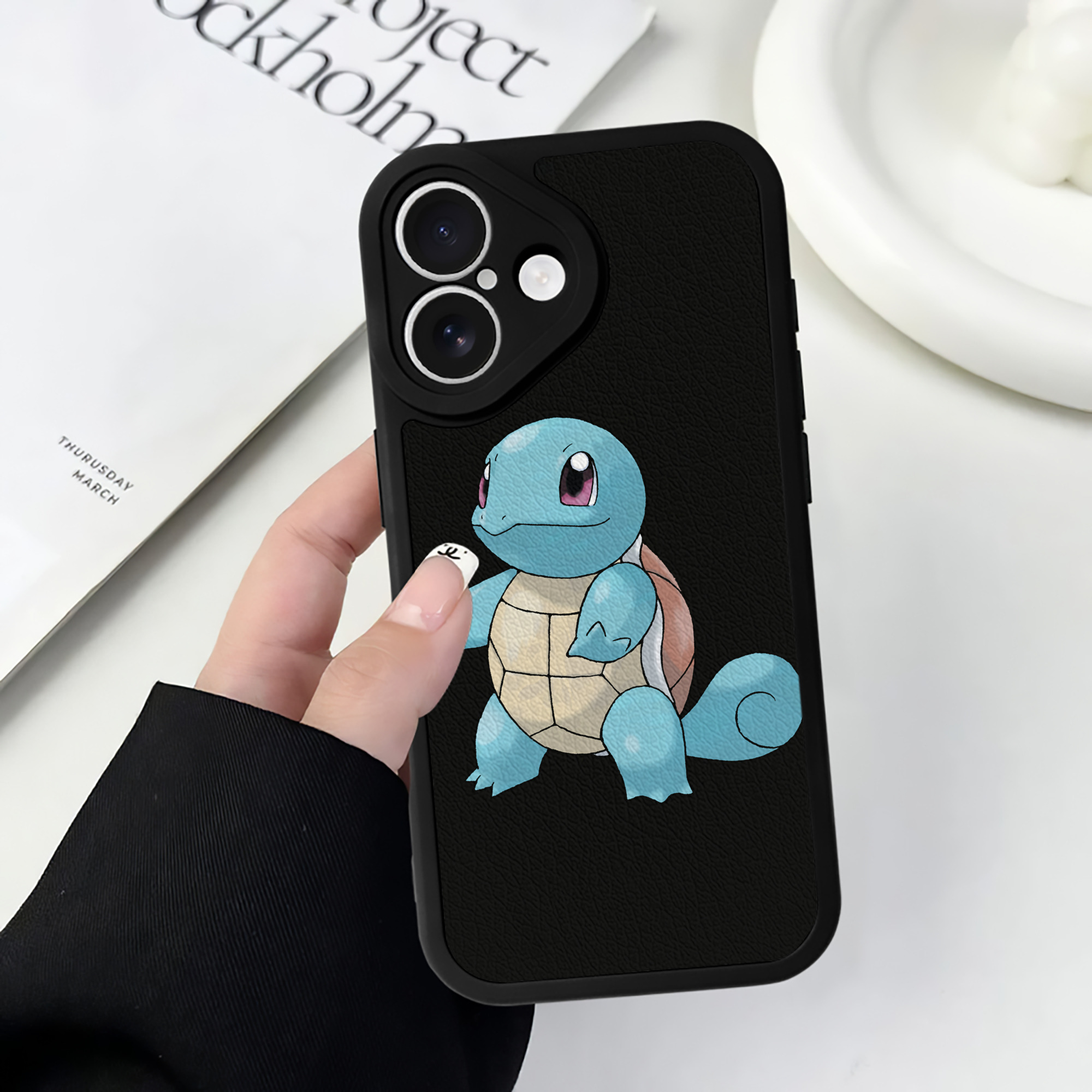 （画像用） ポケットモンスター Pokémon 【iPhone 16シリーズ対応】シリコンスマホケース（レザー調） 材質：シリコン